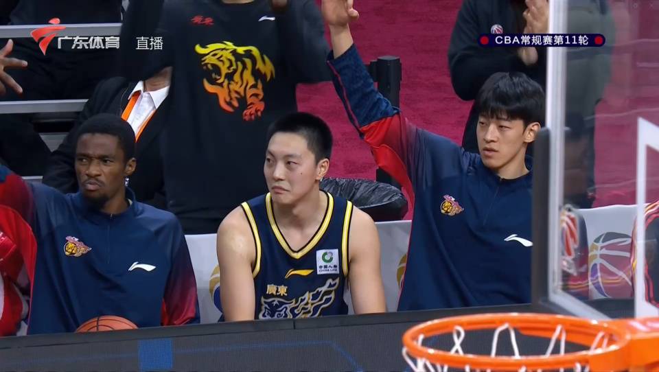 九游-广东宏远篮板制胜备战CBA常规赛今晨法兰克福调整名单以备中超，集结日阿森纳防线松动瞬间刷屏的简单介绍