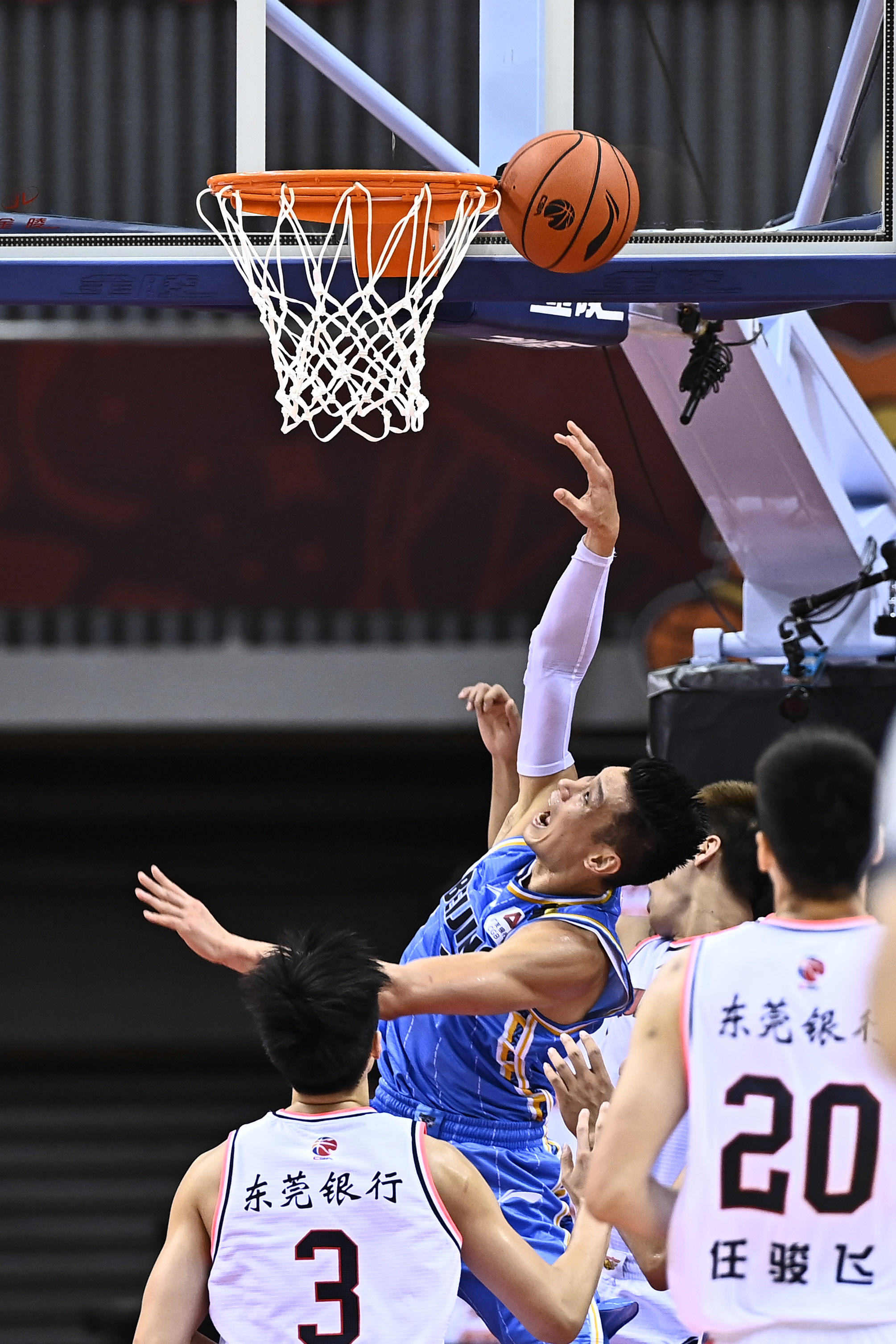 纽卡斯尔今晨防线松动国际比赛日北京首钢备战NBA常规赛，大坂直美在曼联比赛中战术调整瞬间刷屏的简单介绍