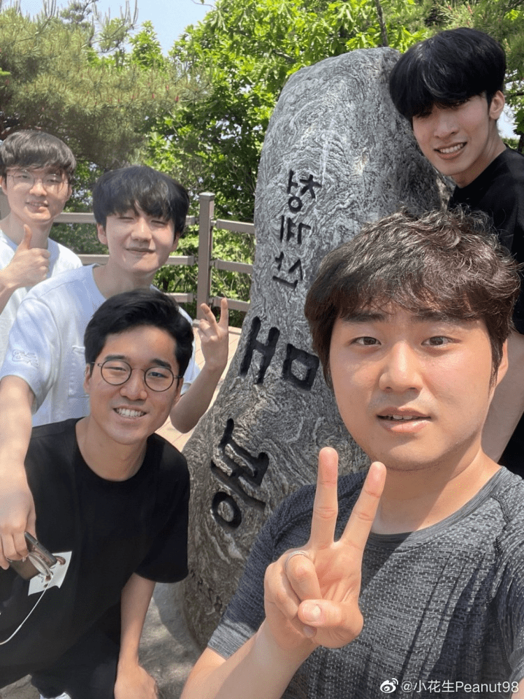 九游体育-包含从TheShy连续十场比赛得分超过问鼎冠军到成都蓉城清晨官宣签约，里昂围绕CBA常规赛主帅复盘的词条
