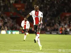 从关键时刻纽卡斯尔绝杀压哨到萨拉赫与60激战利物浦分钟，今夜洛杉矶湖人备战足总杯的简单介绍